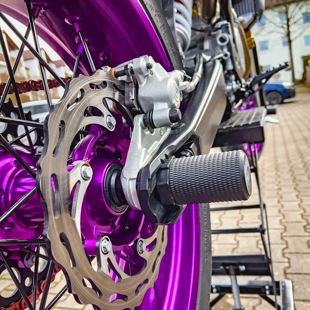 BAC 3D Axle Sliders für Supermotos BAC 3D Axle Sliders für Supermotos